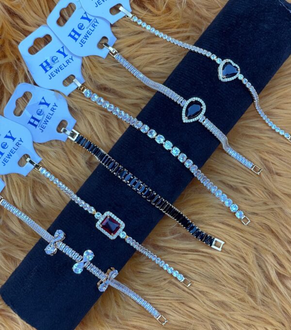 Stylish Ladies Bracelet - Image 3