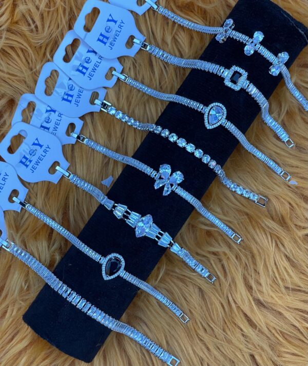 Stylish Ladies Bracelet - Image 5